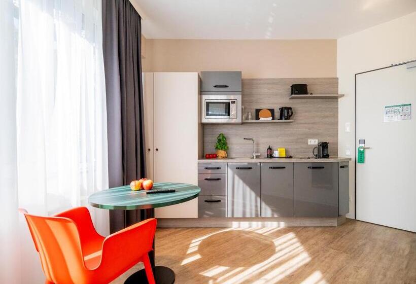 Отель Stayery Cologne Sülz New Opening