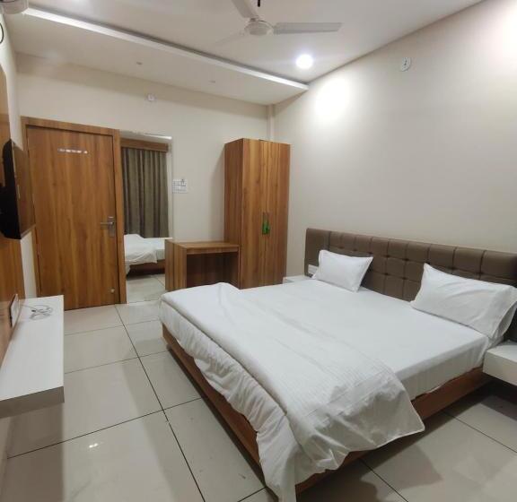 Hotell Tirupati Inn