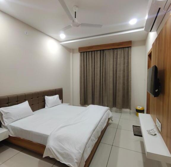 Hotell Tirupati Inn