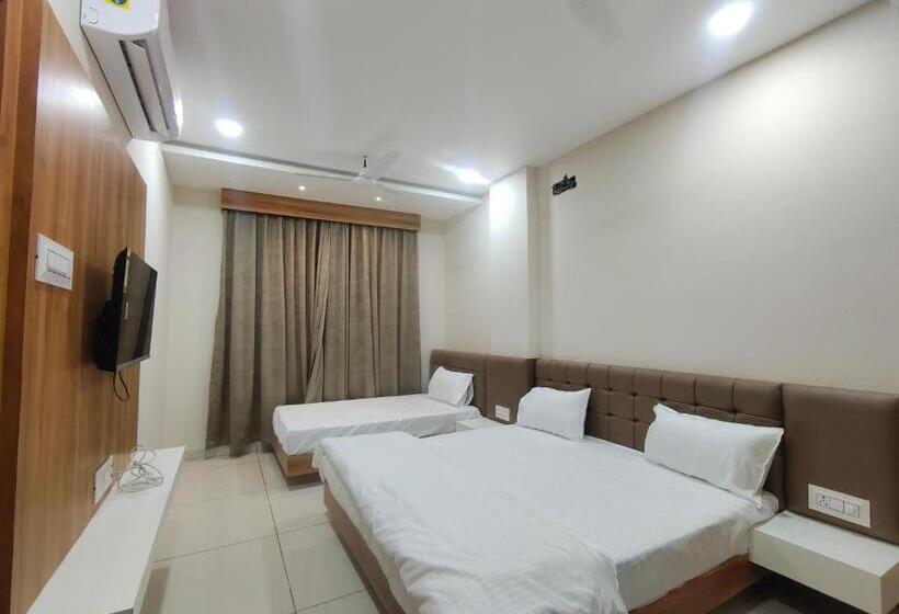 Hotell Tirupati Inn