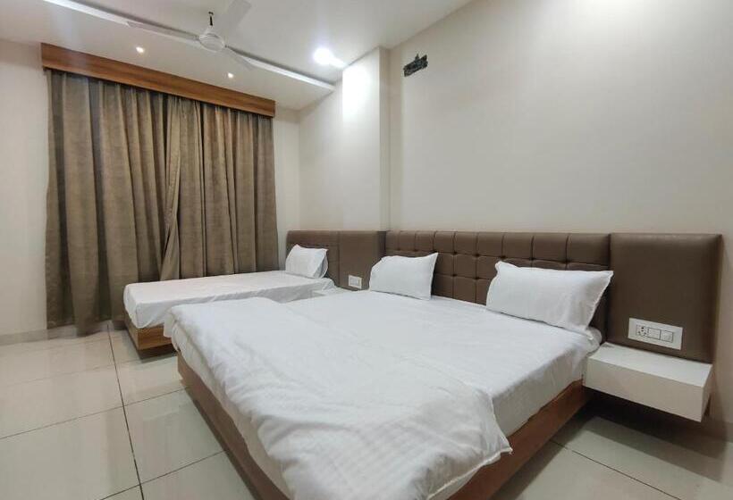 Hotell Tirupati Inn