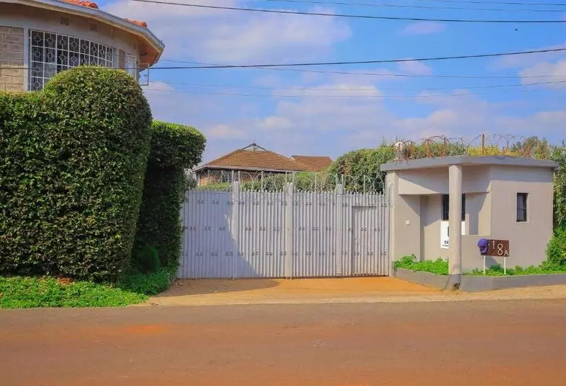 پانسیون Garden Court Villa