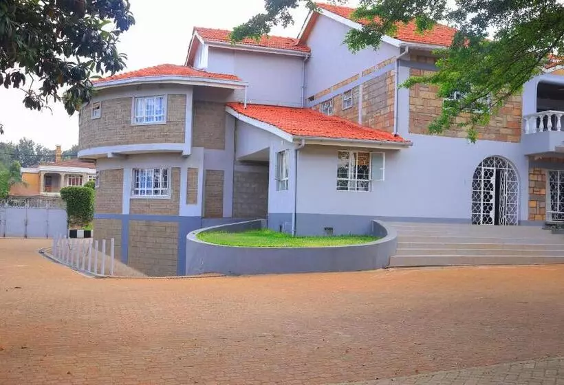 پانسیون Garden Court Villa