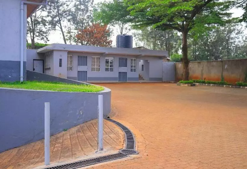 پانسیون Garden Court Villa