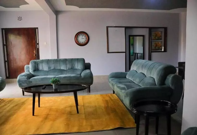 پانسیون Garden Court Villa