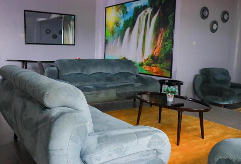 پانسیون Garden Court Villa