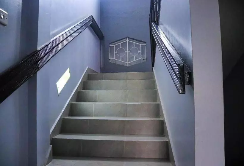 پانسیون Garden Court Villa