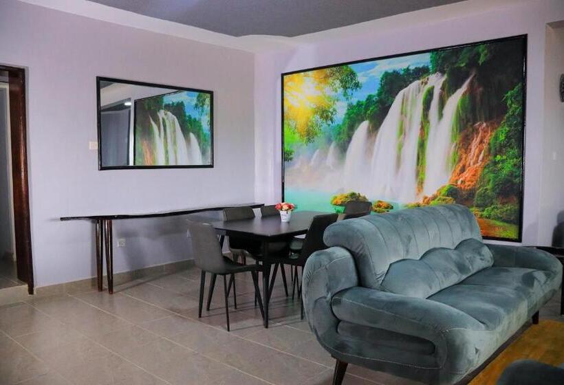 پانسیون Garden Court Villa