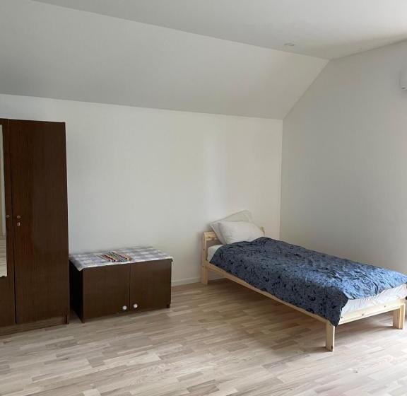 پانسیون Kipeni Guest House