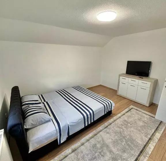 پانسیون Room Ejna 3