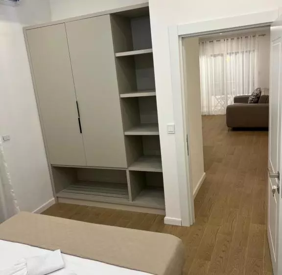 پانسیون Sunny Apartments
