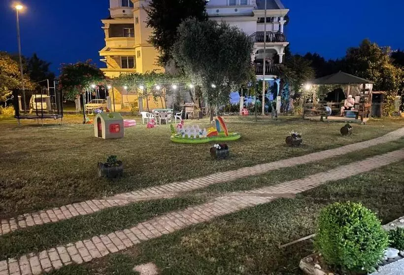 پانسیون Sunny Apartments