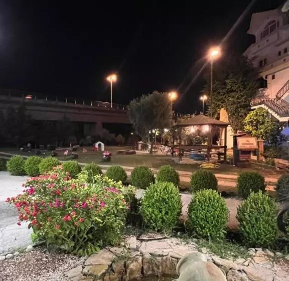 پانسیون Sunny Apartments