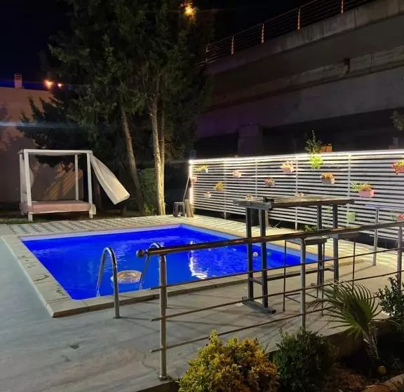 پانسیون Sunny Apartments