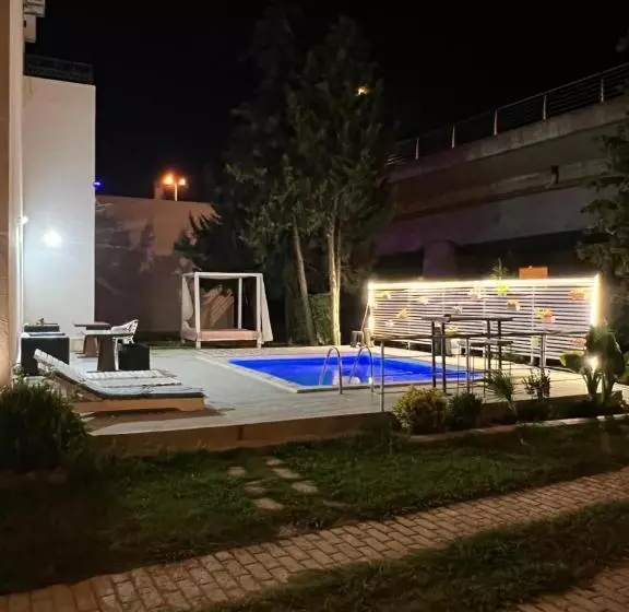 پانسیون Sunny Apartments