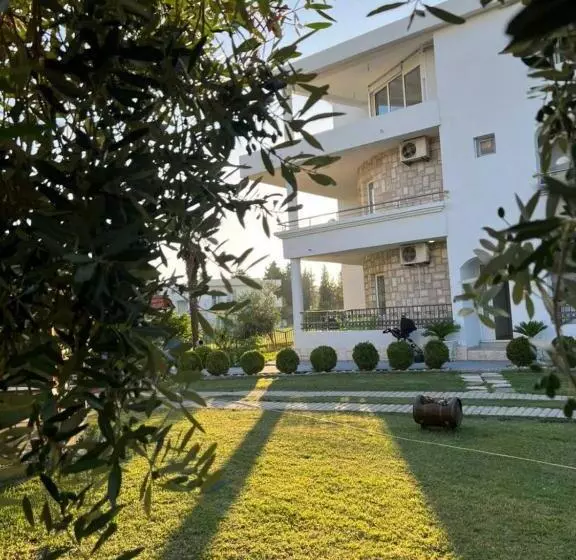 پانسیون Sunny Apartments