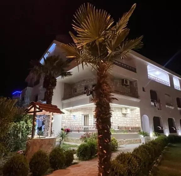 پانسیون Sunny Apartments