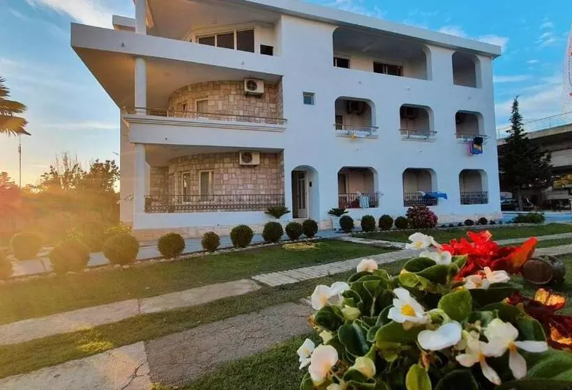 پانسیون Sunny Apartments