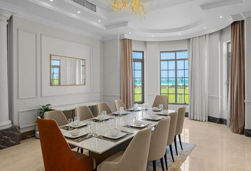 استراحتگاه Crystal Lotus Luxury Palace By Pickalbatros