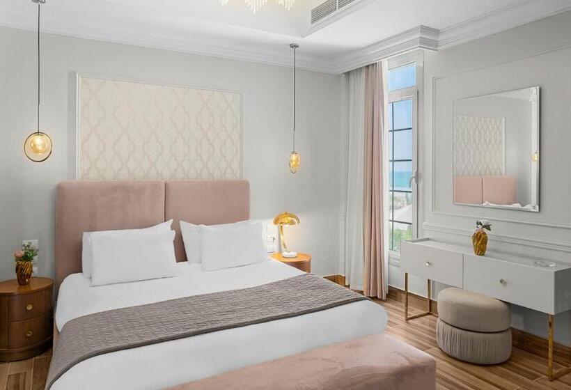 استراحتگاه Crystal Lotus Luxury Palace By Pickalbatros