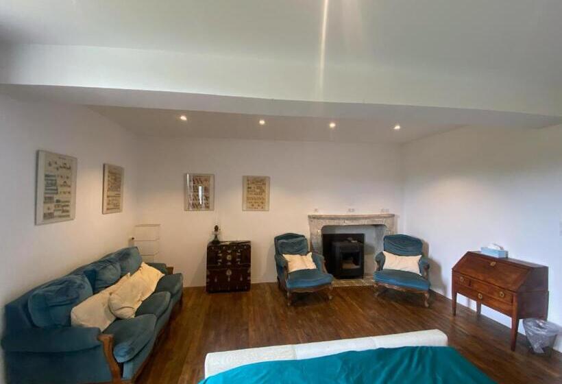 تختخواب و صبحانه Chateau De Grandsagne