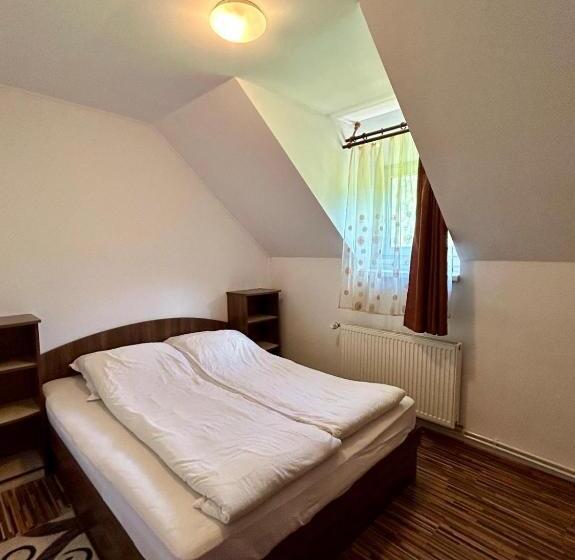 تختخواب و صبحانه Edina Panzió