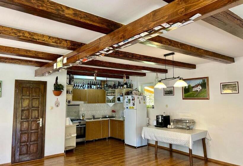 تختخواب و صبحانه Edina Panzió