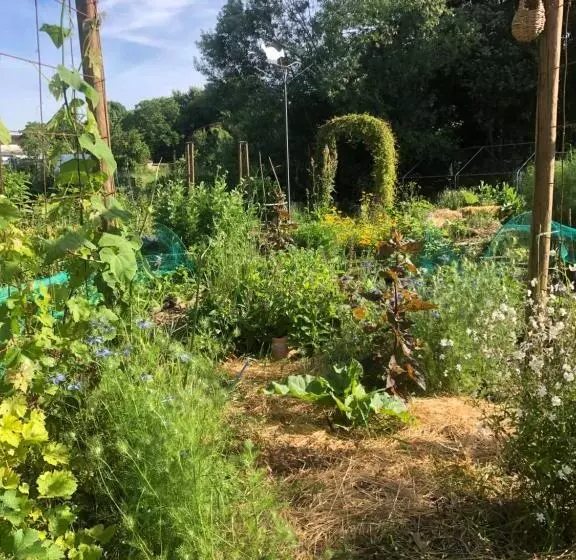 ベッドアンドブレックファースト La Grange De La Brousse