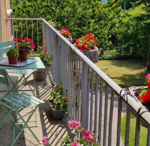 ベッドアンドブレックファースト La Maison Du Mont