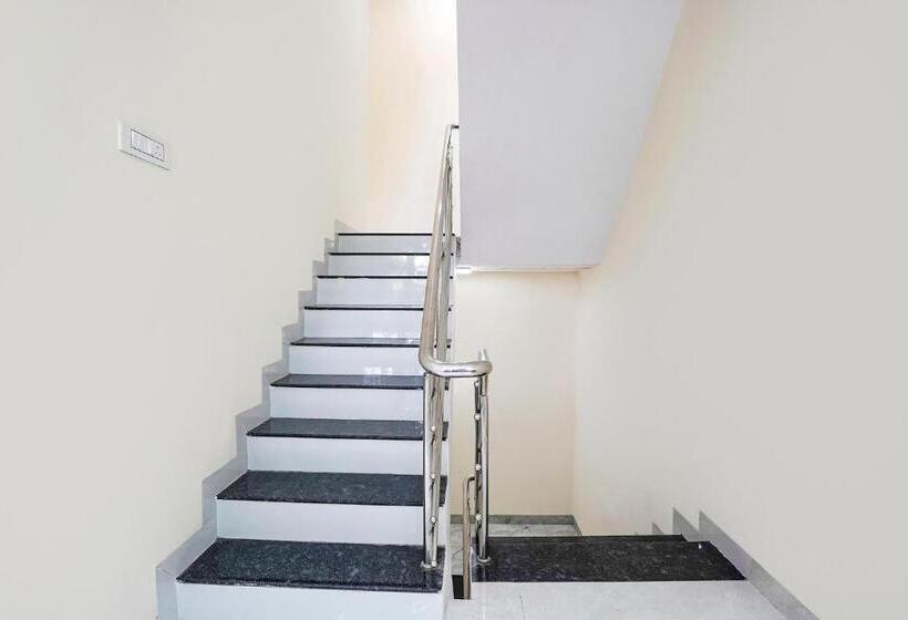 Fabhotel Grand Imperial