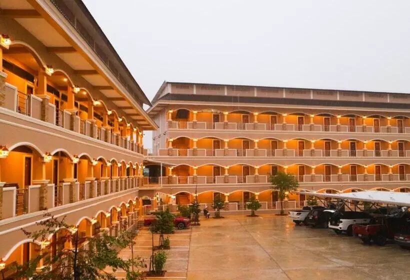 ホテル Capital O 75521 Sang Siri Apartment