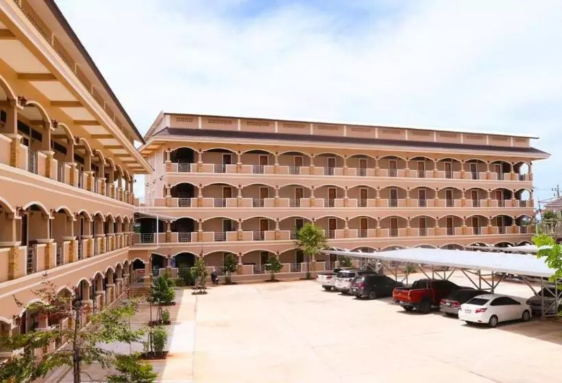 ホテル Capital O 75521 Sang Siri Apartment