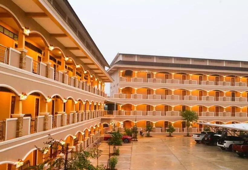 ホテル Capital O 75521 Sang Siri Apartment