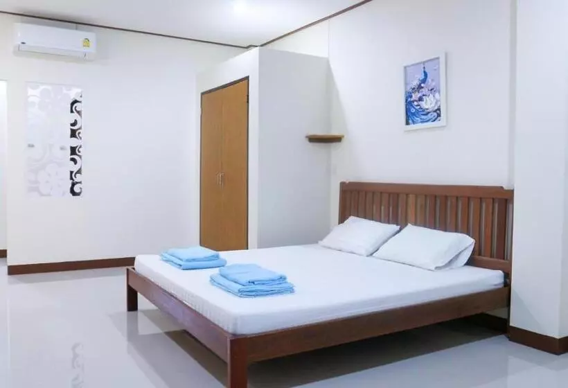 ホテル Capital O 75521 Sang Siri Apartment