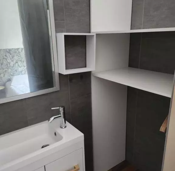 Hotelli Hôtel Des Deux Gares