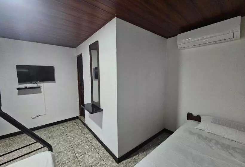 ホテル Luna Liberiana