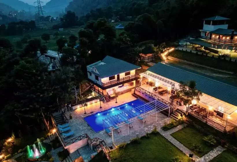 استراحتگاه Trishuli Villa