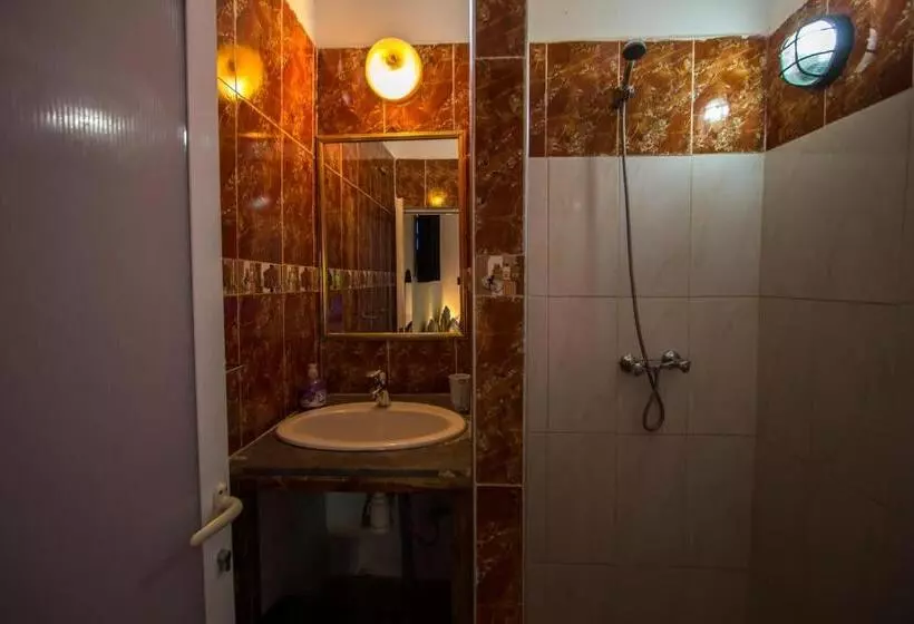 هاستل Hôtel Fontaine Campini