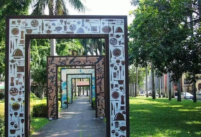 هتل Aace