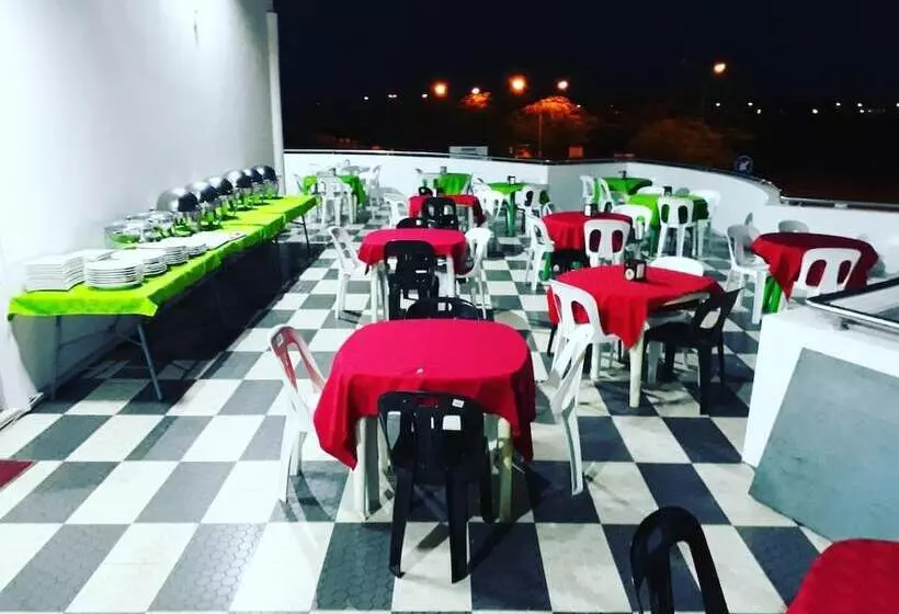 ホテル Al Khalil Matola