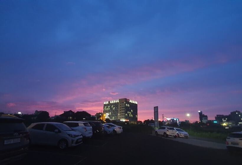 Hotel Golden Tulip Jeju Seongsan