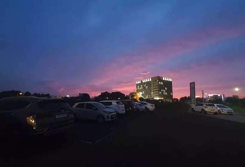 ホテル Golden Tulip Jeju Seongsan