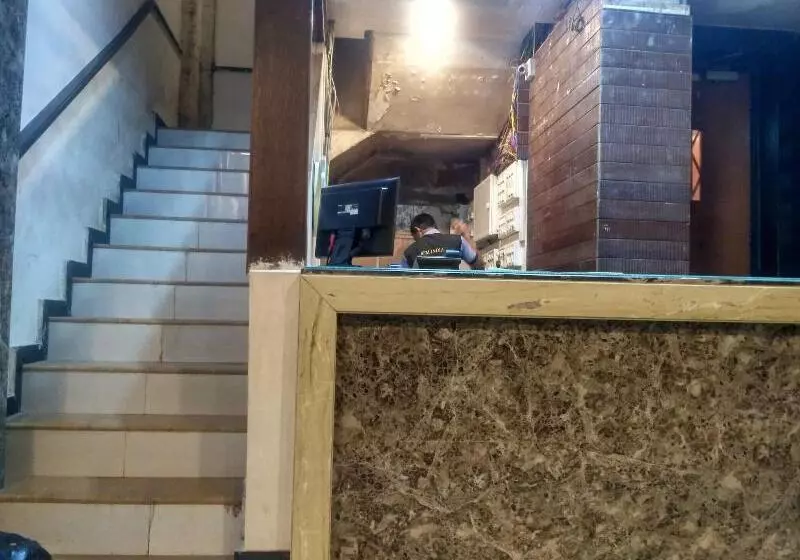 Hotel Parag