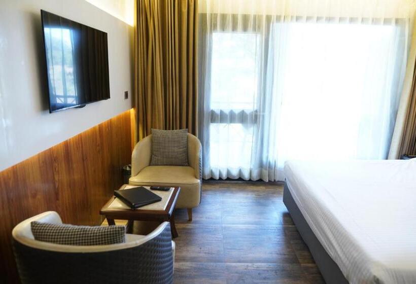 Kasauli Hills Resort