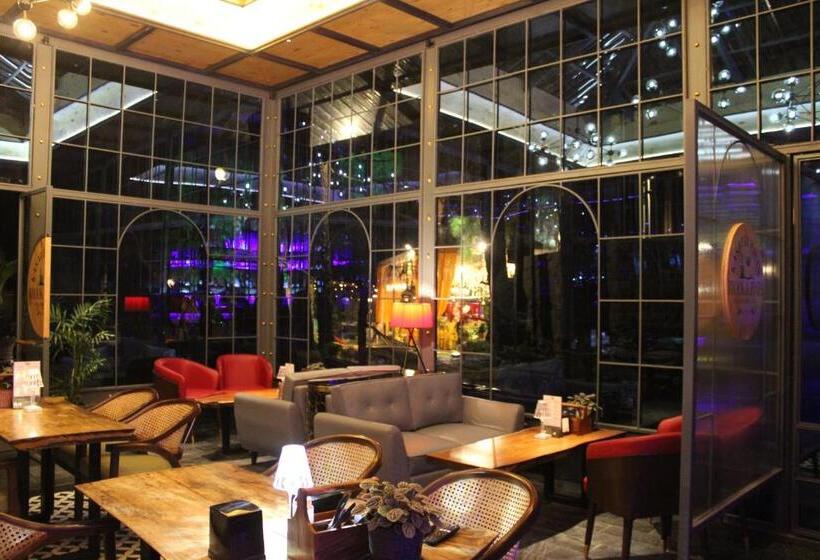 Kasauli Hills Resort