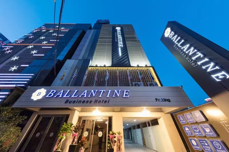 Motelli Ballantine Business