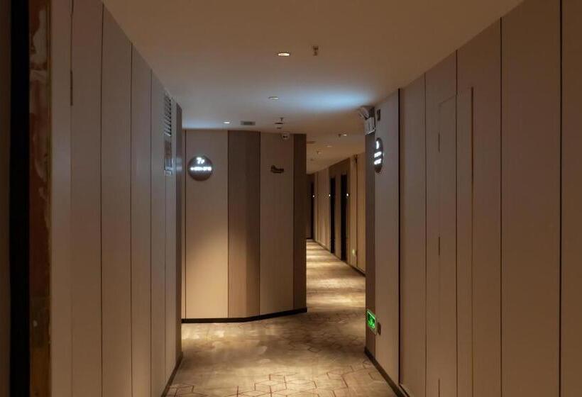 昊丽贵阳喷水池地铁站酒店