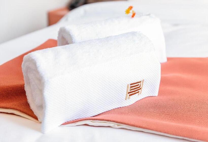 昊丽贵阳喷水池地铁站酒店