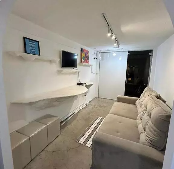 ユースホステル Loft Reale