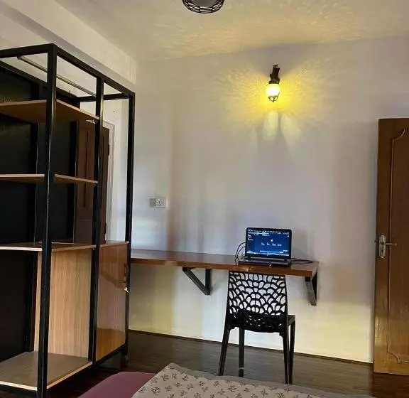 هاستل Peakman Residence